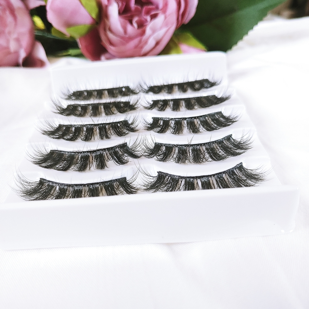 Lashes - Picture 3 of 3